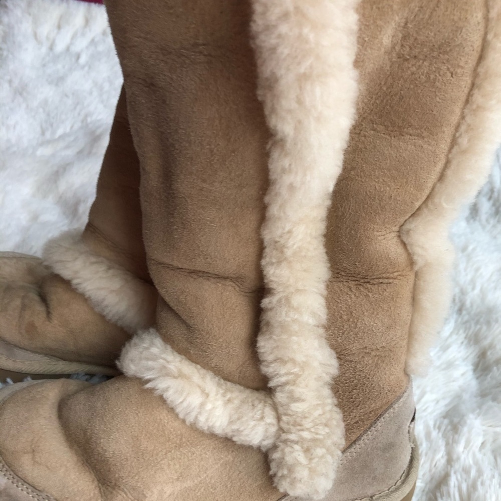 🌵 Ugg Shearling Boots
